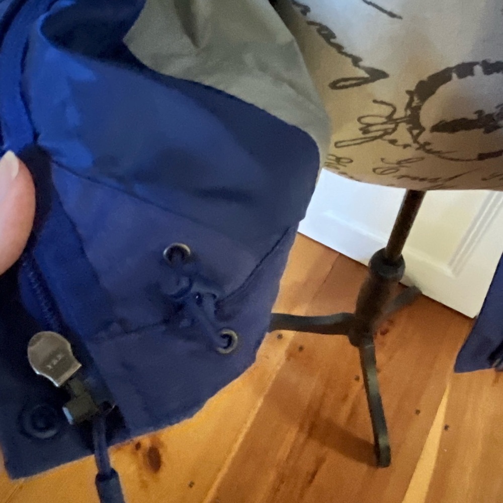 The North Face Venture 2 Rain Jacket in Sodalite Blue Heather. Women's Size: M. - Picture 10 of 15